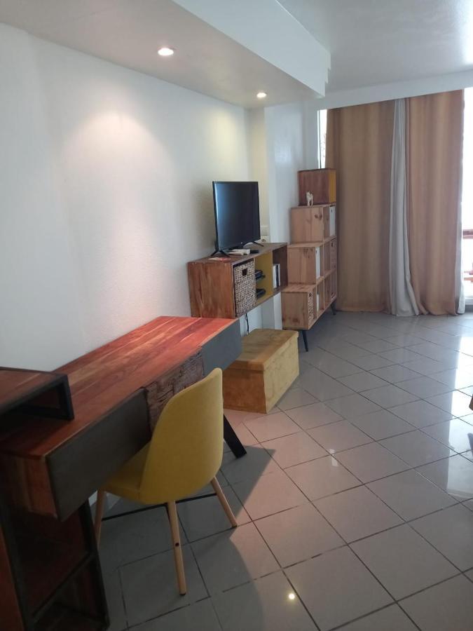 Grand Studio De 41 M², Vue Mer Et Jardin Tropical. Le Gosier  Exteriör bild
