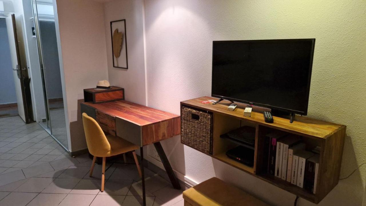 Grand Studio De 41 M², Vue Mer Et Jardin Tropical. Le Gosier  Exteriör bild