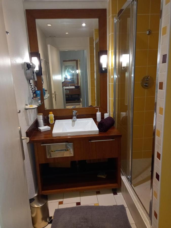 Grand Studio De 41 M², Vue Mer Et Jardin Tropical. Le Gosier  Exteriör bild